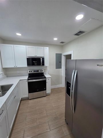 217 S OAK AVENUE, Sanford, FL 32771