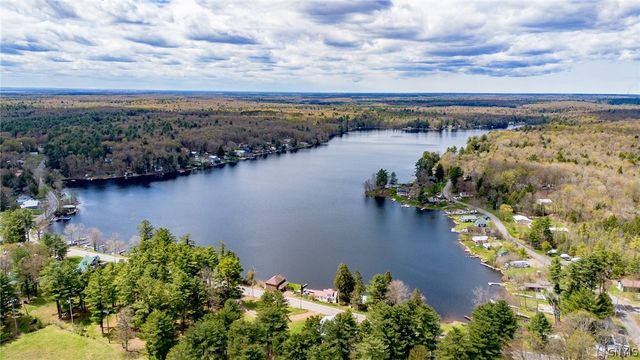 11 Wall Street, Amboy, NY 13028