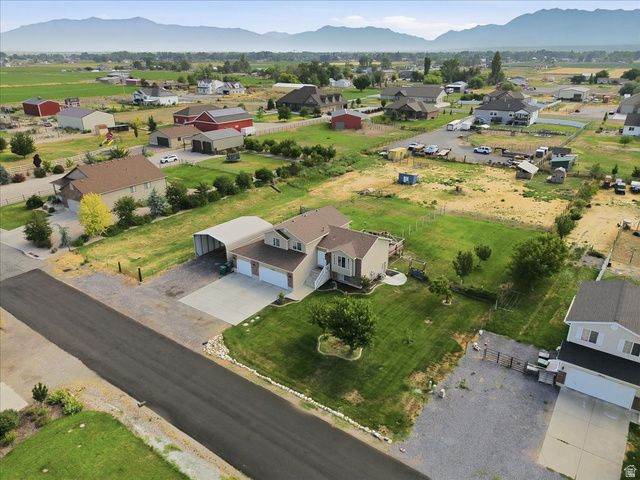 5594 S 6950 W, Hooper, UT 84315