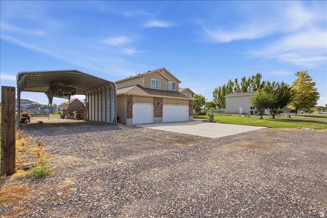 5594 S 6950 W, Hooper, UT 84315