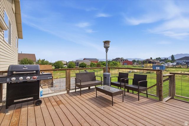 5594 S 6950 W, Hooper, UT 84315
