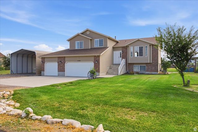 5594 S 6950 W, Hooper, UT 84315