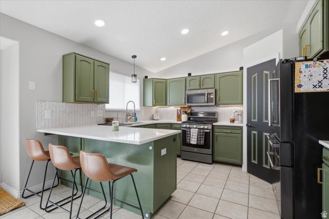 5594 S 6950 W, Hooper, UT 84315