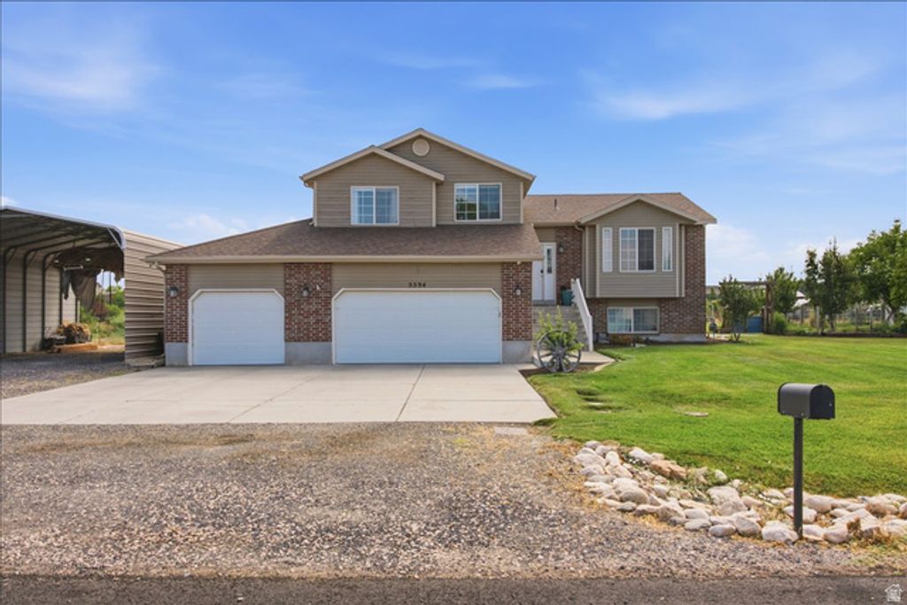 5594 S 6950 W, Hooper, UT 84315