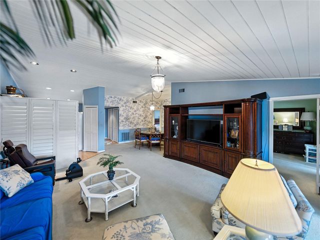 9201 VILLAGE DRIVE I-21, Lake Wales, FL 33898