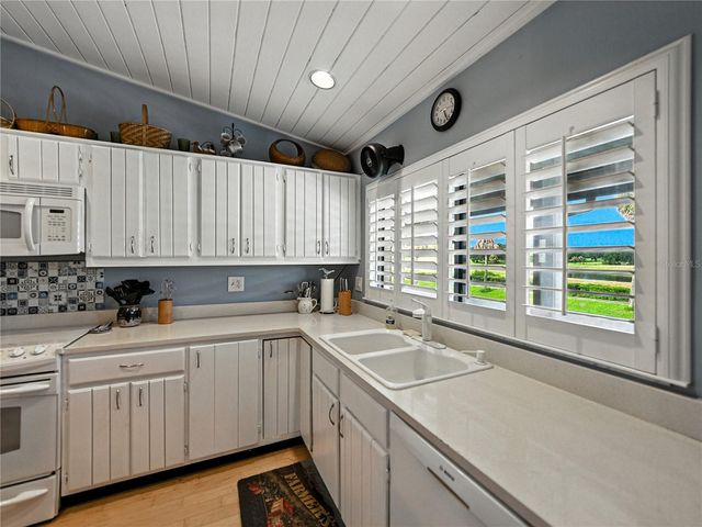 9201 VILLAGE DRIVE I-21, Lake Wales, FL 33898