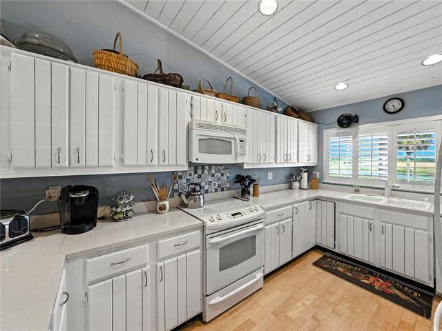 9201 VILLAGE DRIVE I-21, Lake Wales, FL 33898