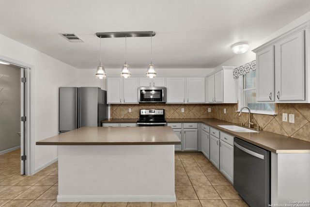 1023 Magnolia Bend, San Antonio, TX 78251