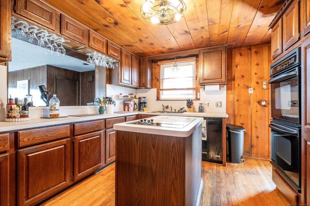 4040 Lark Avenue, Waterford Twp, MI 48328