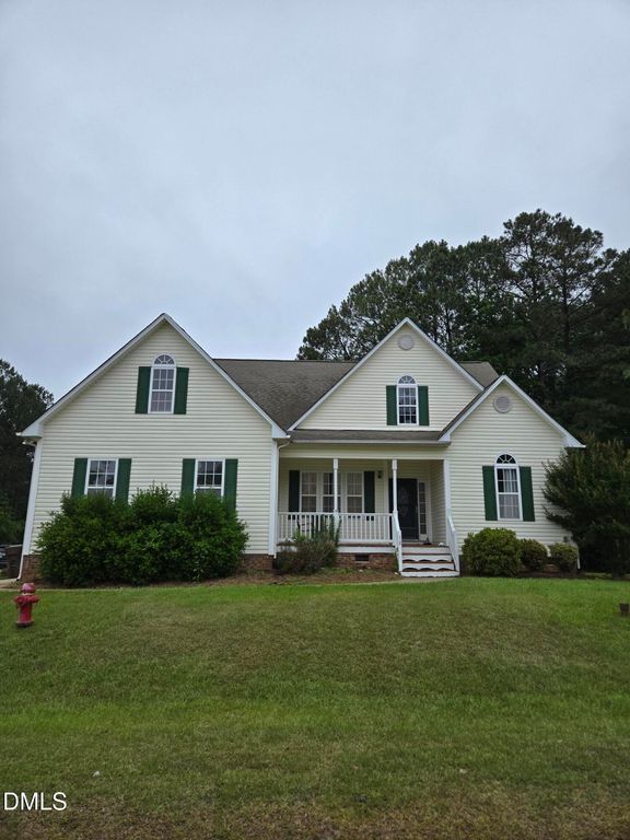 18 Castlewood Drive, Clayton, NC 27520