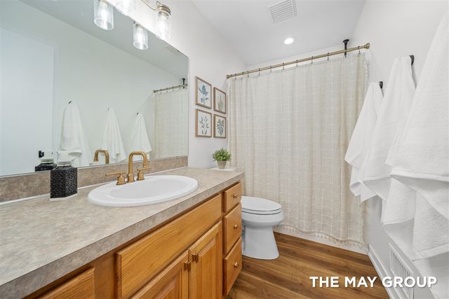 2072 Meadow Valley Court, Grand Rapids, MI 49504