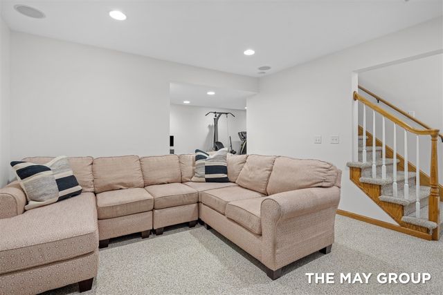 2072 Meadow Valley Court, Grand Rapids, MI 49504
