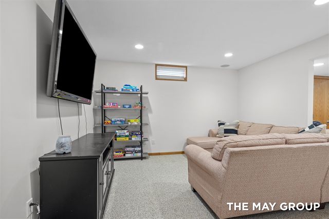 2072 Meadow Valley Court, Grand Rapids, MI 49504