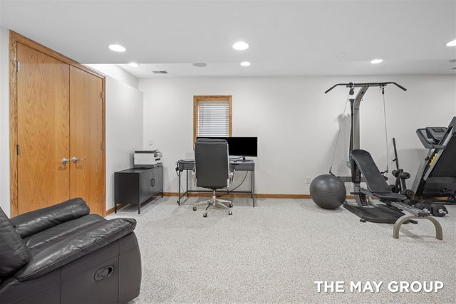 2072 Meadow Valley Court, Grand Rapids, MI 49504