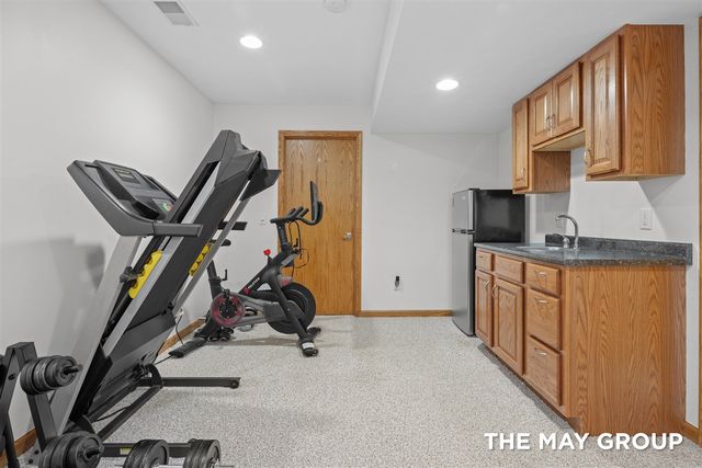 2072 Meadow Valley Court, Grand Rapids, MI 49504