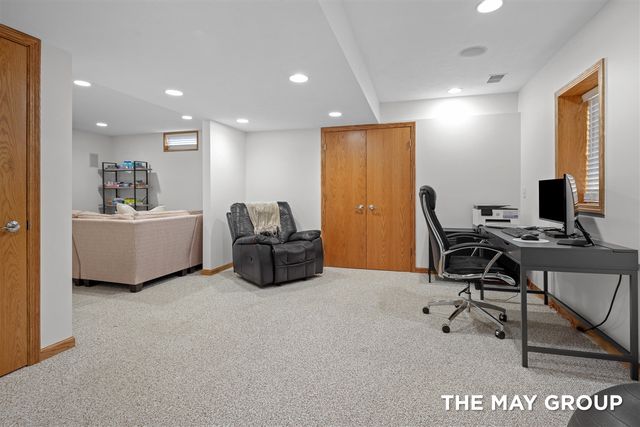 2072 Meadow Valley Court, Grand Rapids, MI 49504