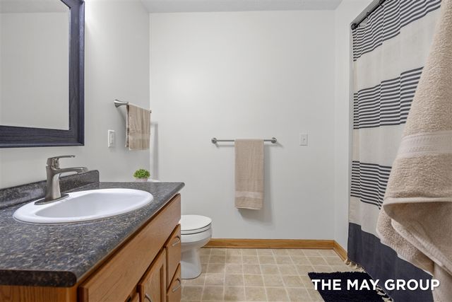 2072 Meadow Valley Court, Grand Rapids, MI 49504