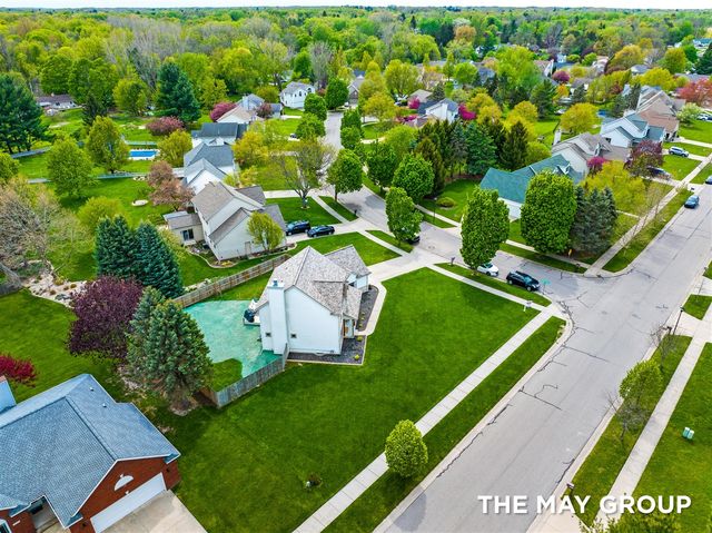 2072 Meadow Valley Court, Grand Rapids, MI 49504