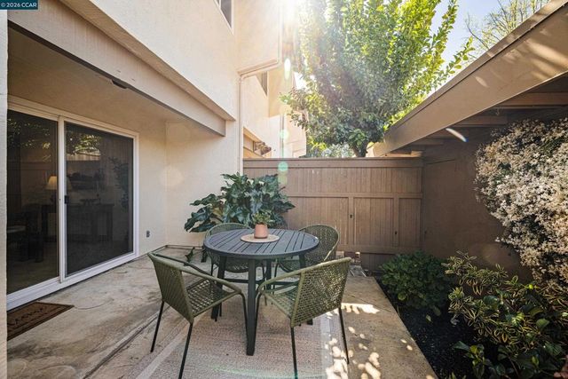 1900 Pomar Way, Walnut Creek, CA 94598