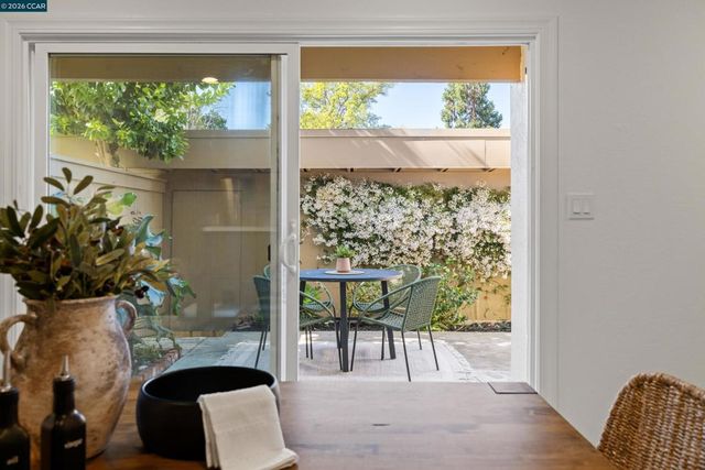 1900 Pomar Way, Walnut Creek, CA 94598