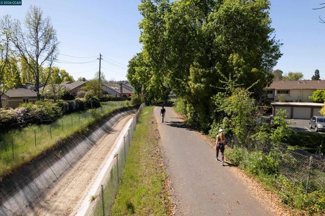 1900 Pomar Way, Walnut Creek, CA 94598