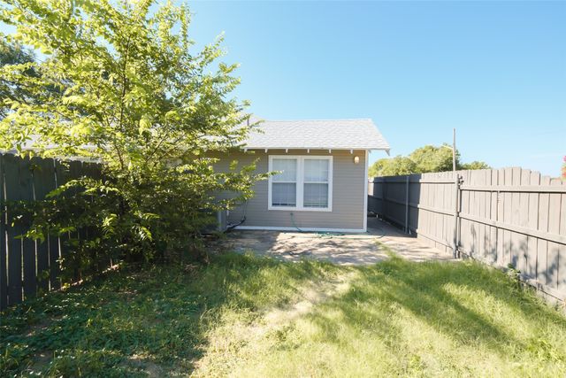 3812 Harley Avenue 3814, Fort Worth, TX 76107