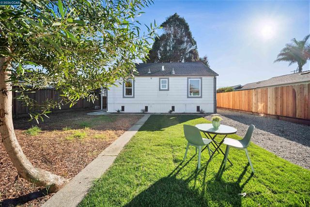 1917 Sanford Ave, San Pablo, CA 94806