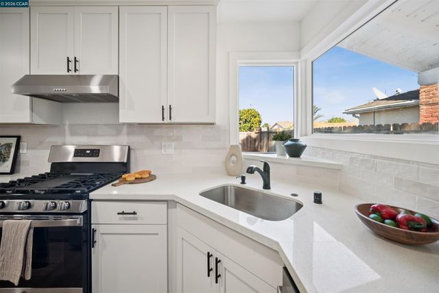 1917 Sanford Ave, San Pablo, CA 94806