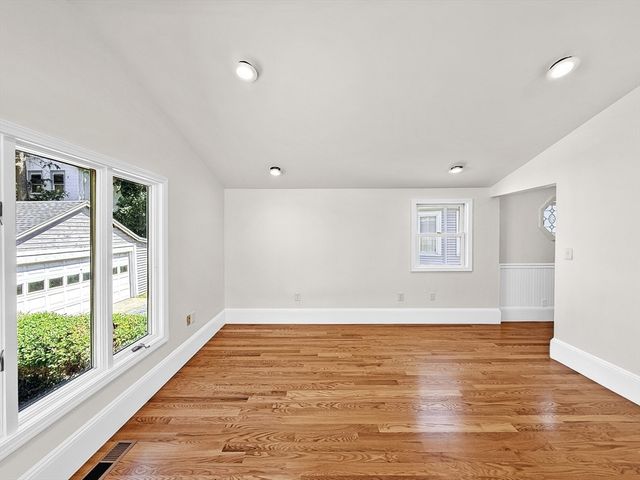 40 Archer St, Lynn, MA 01902