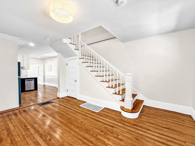 40 Archer St, Lynn, MA 01902
