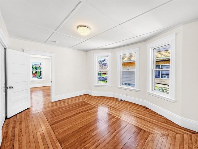 40 Archer St, Lynn, MA 01902