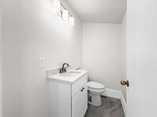 40 Archer St, Lynn, MA 01902