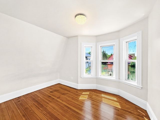 40 Archer St, Lynn, MA 01902