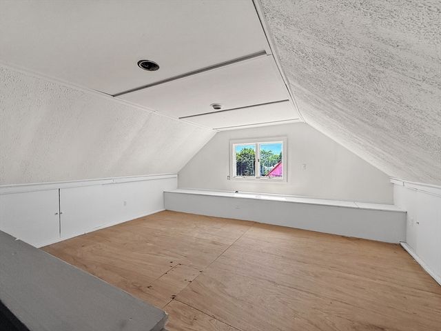 40 Archer St, Lynn, MA 01902