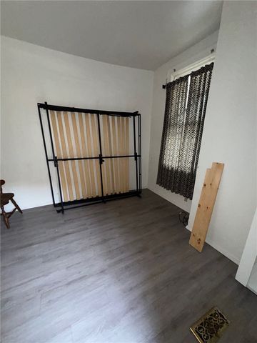 250 Park Rd, Ambridge, PA 15003