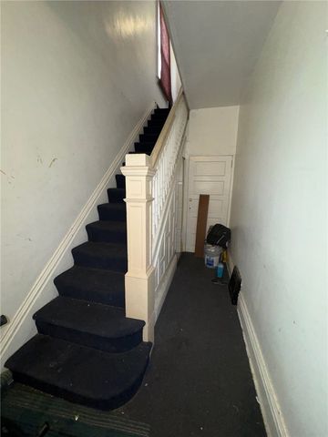 250 Park Rd, Ambridge, PA 15003