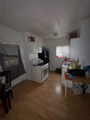 250 Park Rd, Ambridge, PA 15003