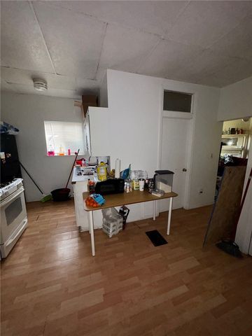 250 Park Rd, Ambridge, PA 15003