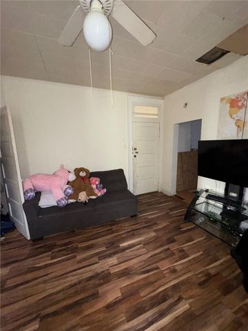 250 Park Rd, Ambridge, PA 15003