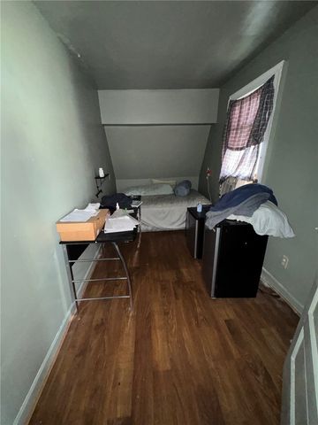 250 Park Rd, Ambridge, PA 15003