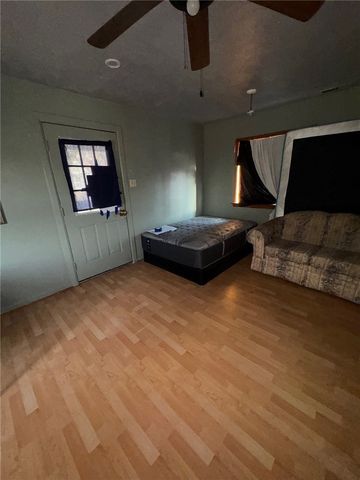 250 Park Rd, Ambridge, PA 15003