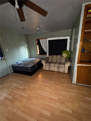 250 Park Rd, Ambridge, PA 15003