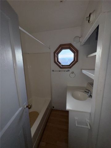 250 Park Rd, Ambridge, PA 15003