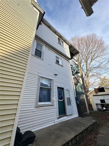 250 Park Rd, Ambridge, PA 15003