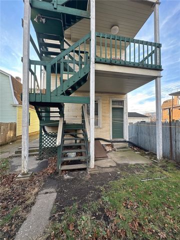 250 Park Rd, Ambridge, PA 15003