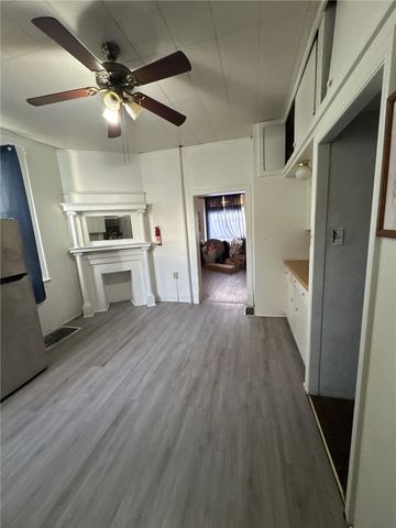 250 Park Rd, Ambridge, PA 15003