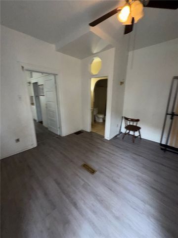 250 Park Rd, Ambridge, PA 15003