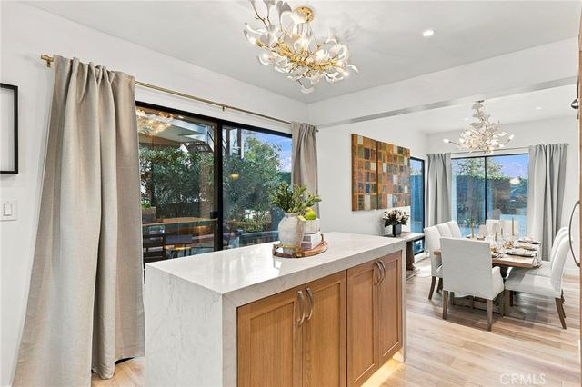 11 Palos 55, Irvine, CA 92612