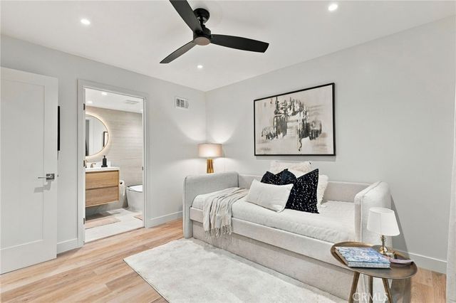 11 Palos 55, Irvine, CA 92612