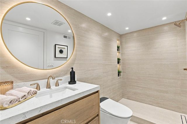11 Palos 55, Irvine, CA 92612